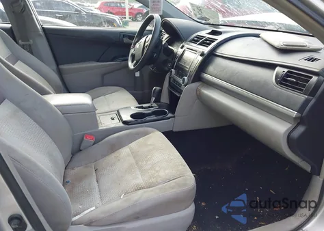 2014 Toyota Camry Le z USA, uszkodzony, nr VIN 4T1BF1FK1EU326083